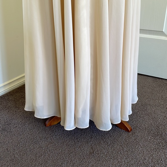 Stunning cream gown perfect for prom or wedding - Picture 7 of 16